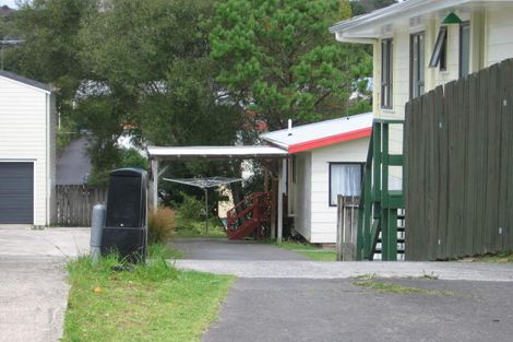 Photo of property in 2/24 Lambrown Drive, Totara Vale, Auckland, 0629