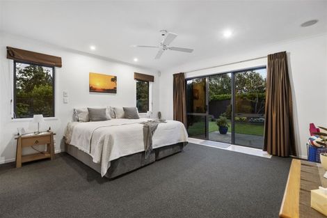 Photo of property in 24 Saint Heliers Place, Papamoa Beach, Papamoa, 3118
