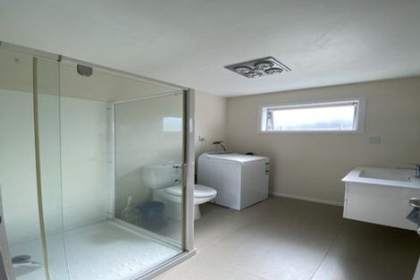 Photo of property in 17a Knightsbridge Drive, Forrest Hill, Auckland, 0620