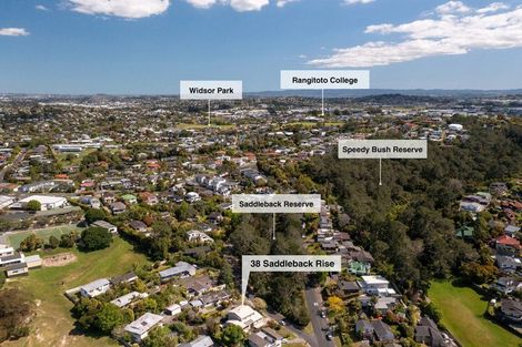 Photo of property in 38 Saddleback Rise, Murrays Bay, Auckland, 0630