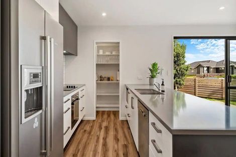 Photo of property in 1 Komata Crescent, Papamoa Beach, Papamoa, 3118