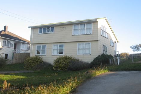 Photo of property in 122 Champion Street, Cannons Creek, Porirua, 5024