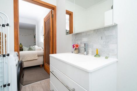 Photo of property in 42c Apu Crescent, Lyall Bay, Wellington, 6022