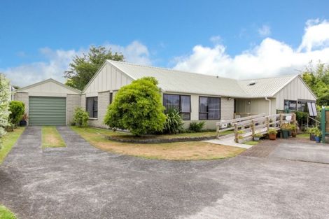 Photo of property in 1 Rangiora Place, Inglewood, 4330