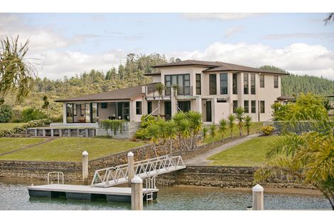 Photo of property in 10 Hei Esplanade, Whitianga, 3510