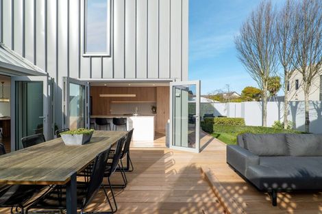 Photo of property in 92a Jeffreys Road, Fendalton, Christchurch, 8052