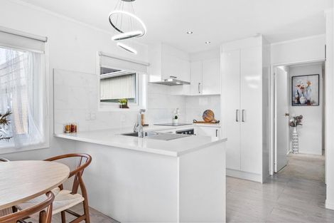 Photo of property in 4/94 Lynwood Road, New Lynn, Auckland, 0600