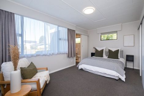 Photo of property in 23 Kent Terrace, Taradale, Napier, 4112