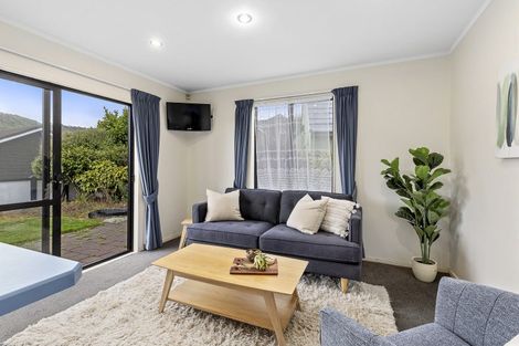 Photo of property in 2 Erskine Close, Island Bay, Wellington, 6023