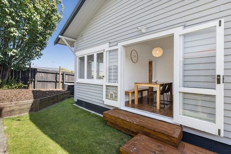 Photo of property in 1 Tapuaeotu Way, Welcome Bay, Tauranga, 3112
