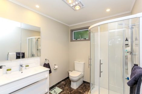 Photo of property in 172 Richmond Road, Lepperton, New Plymouth, 4373