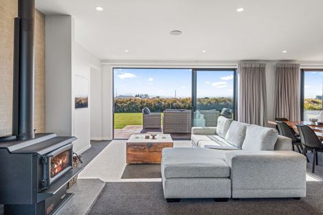 Photo of property in 64 Summers Road, Darfield, 7571