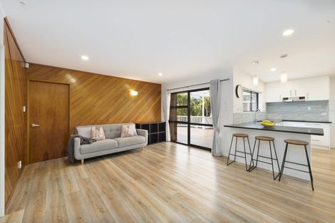 Photo of property in 14 Rhinevale Close, Henderson, Auckland, 0612