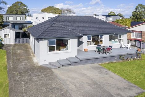 Photo of property in 419 Pakuranga Road, Pakuranga Heights, Auckland, 2010