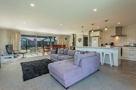 Photo of property in 20 Pegasus Place, Kelvin Grove, Palmerston North, 4414