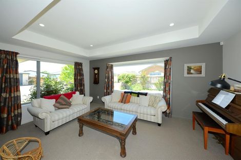 Photo of property in 10 Conie Glen Lane, Broomfield, Christchurch, 8042