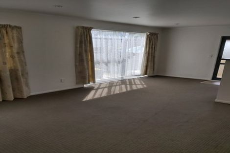 Photo of property in 6 Rickards Place, New Lynn, Auckland, 0600