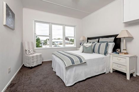 Photo of property in 40 Portadown Avenue, Pakuranga Heights, Auckland, 2010