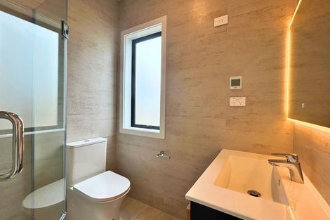 Photo of property in 2c Derrett Place, Mangere Bridge, Auckland, 2022