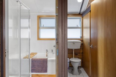 Photo of property in 15 Fairbank Avenue, Stratford, 4332