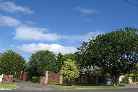 Photo of property in 3/13 Saltburn Road, Milford, Auckland, 0620