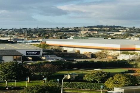 Photo of property in 6l/17 Crown Lynn Place, New Lynn, Auckland, 0600