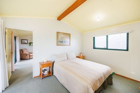 Photo of property in 1 Seabury Avenue, Foxton Beach, Foxton, 4815
