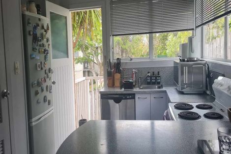 Photo of property in 2/108 Canongate Street, Birkdale, Auckland, 0626