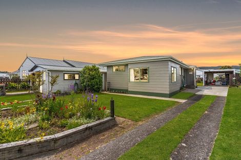 Photo of property in 210 Chartwell Avenue, Whangamata, 3620