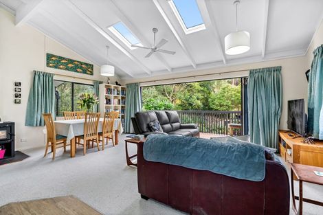 Photo of property in 29 Tahunatapu Road, Parua Bay, Whangarei, 0174