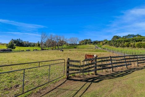 Photo of property in 558 Mangorei Road, Mangorei, New Plymouth, 4371
