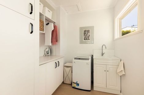 Photo of property in 71 Golf Road, Paraparaumu Beach, Paraparaumu, 5032