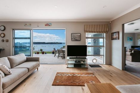 Photo of property in 109 Harbour View Road, Omokoroa, 3114