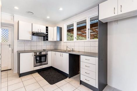 Photo of property in 32 Sullivan Avenue, Mangere Bridge, Auckland, 2022