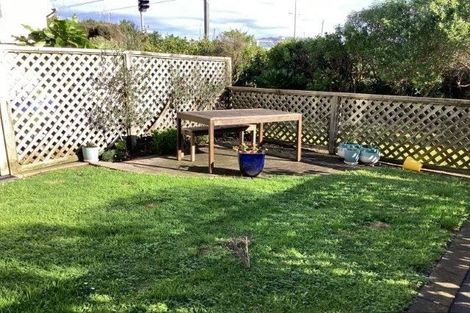 Photo of property in 22 Marina View, Paremata, Porirua, 5026