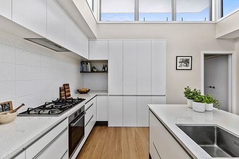 Photo of property in 49 Seaview Road, Castor Bay, Auckland, 0620