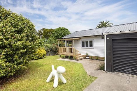 Photo of property in 16 Great North Road, Riverhead, 0820