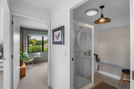 Photo of property in 2 Kassa Rise, Helensville, 0800