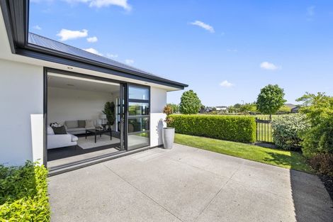 Photo of property in 27 Taiore Crescent, Marshland, Christchurch, 8083