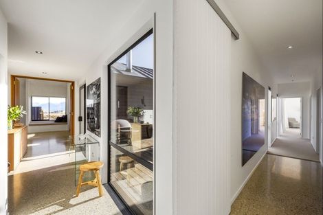 Photo of property in 7 Rabbiters Crescent, Jacks Point, Queenstown, 9371