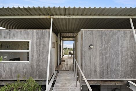 Photo of property in 64 Paetawa Road, Peka Peka, Waikanae, 5391