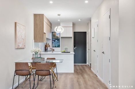 Photo of property in 93 Woodglen Road, Glen Eden, Auckland, 0602