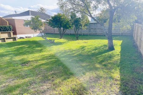 Photo of property in 39 Megan Avenue, Pakuranga Heights, Auckland, 2010