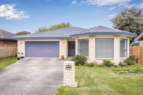 Photo of property in 4 The Avenue, Paraparaumu Beach, Paraparaumu, 5032