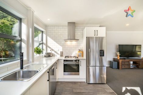 Photo of property in 129 Manuka Street, Stokes Valley, Lower Hutt, 5019