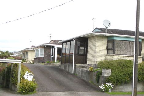 Photo of property in 2/17 Roy Terrace, Moturoa, New Plymouth, 4310