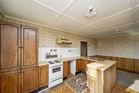 Photo of property in 1 Tawhiti Road, Hawera, 4610