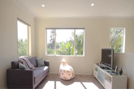 Photo of property in 12 Oakford Park Crescent, Greenhithe, Auckland, 0632