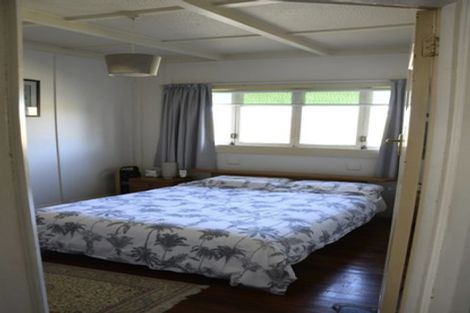 Photo of property in 16b Sulphur Beach Road, Northcote Point, Auckland, 0627