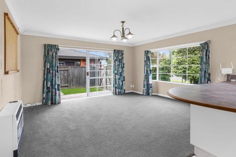 Photo of property in 16 Rosebank Avenue, Kelvin Grove, Palmerston North, 4414
